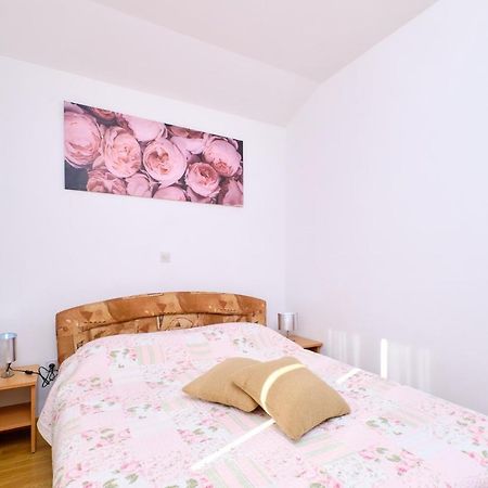 Apartments Vanda Мали-Лошинь Экстерьер фото
