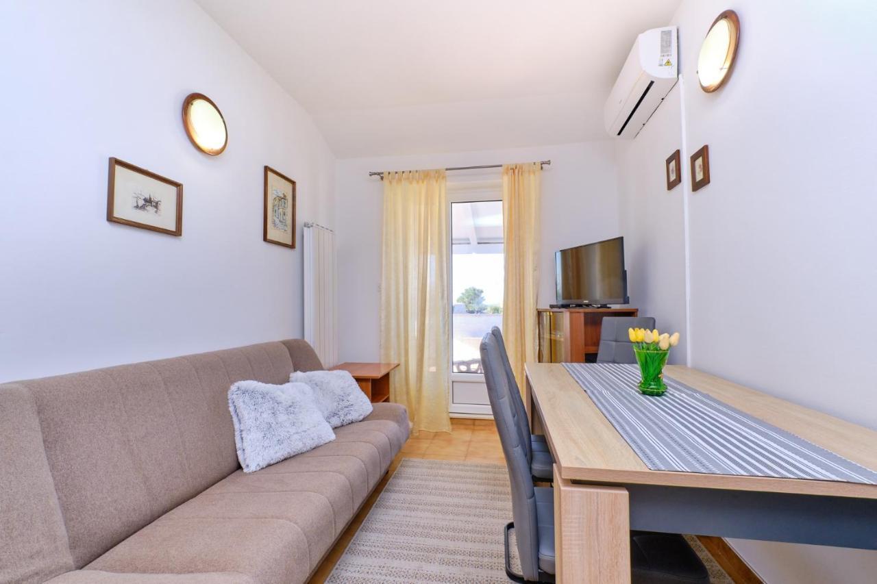 Apartments Vanda Мали-Лошинь Экстерьер фото