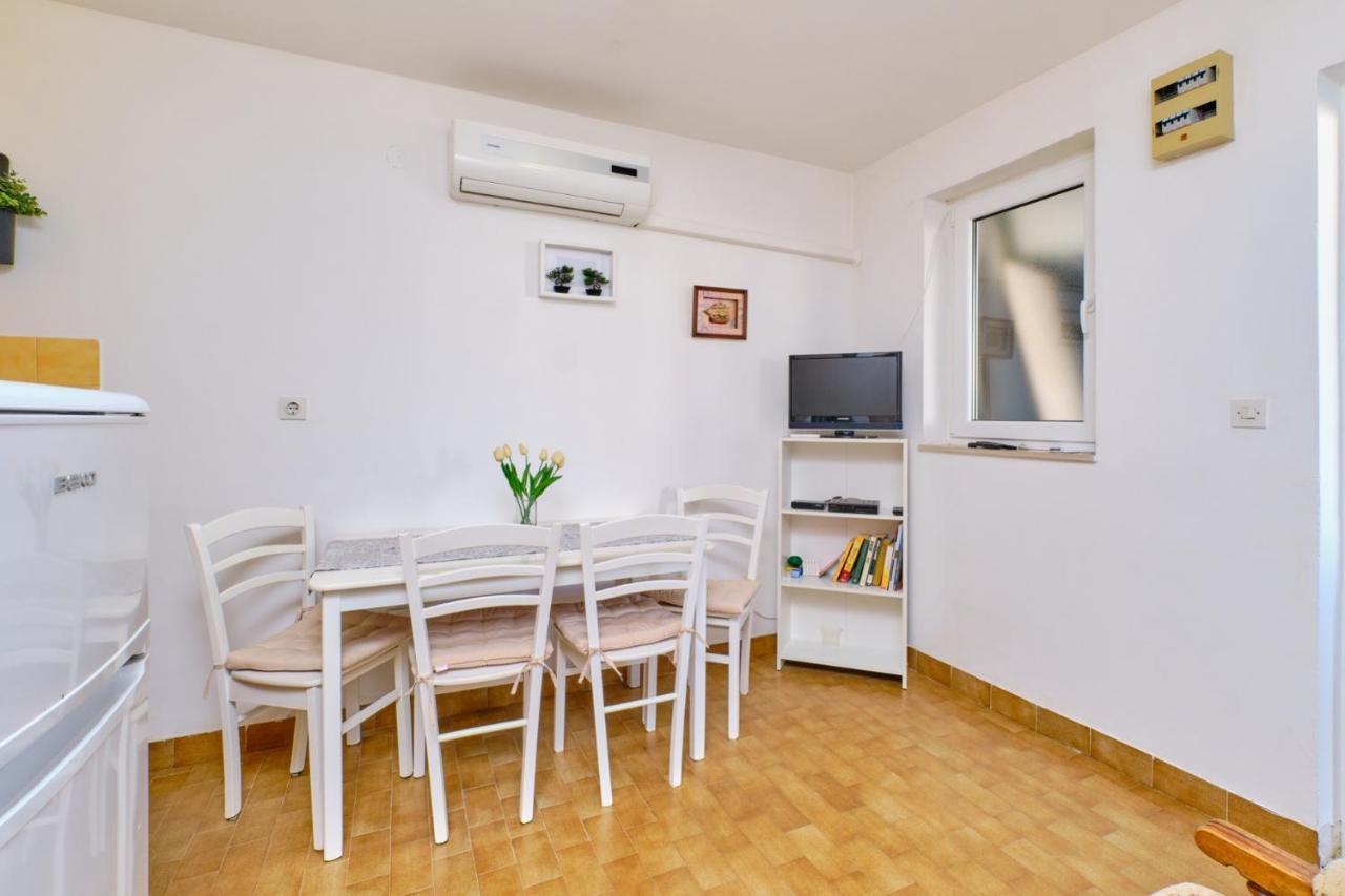 Apartments Vanda Мали-Лошинь Экстерьер фото